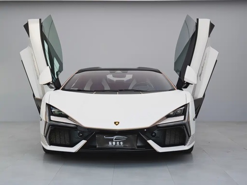 Lamborghini Revuelto 2025
