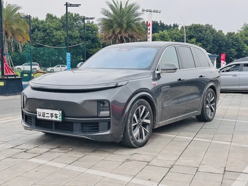 Li Auto L8
