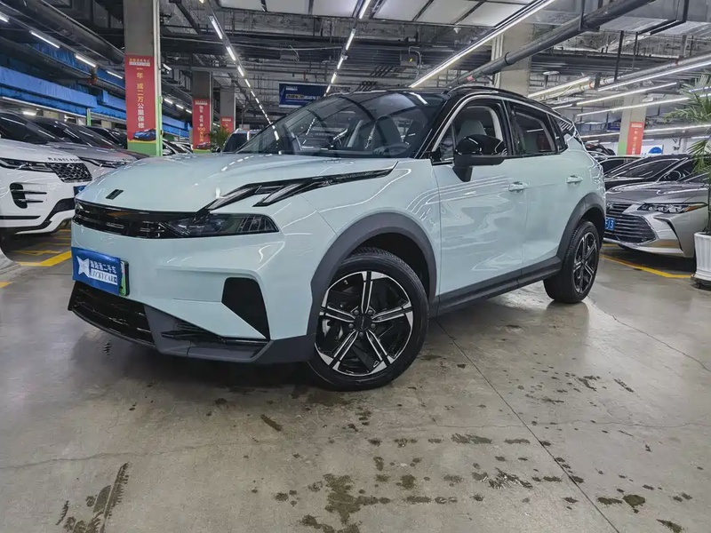 Lynk & Co 06