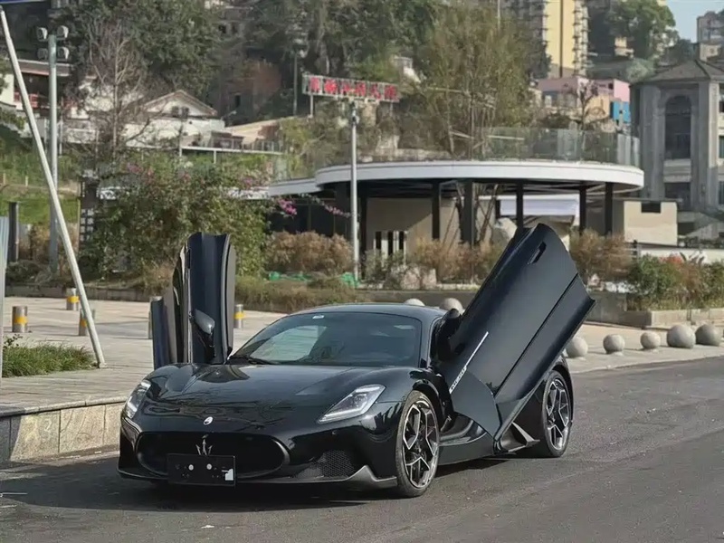 Maserati MC20