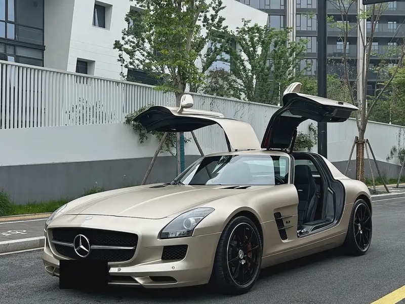 Mercedes-Benz SLS AMG