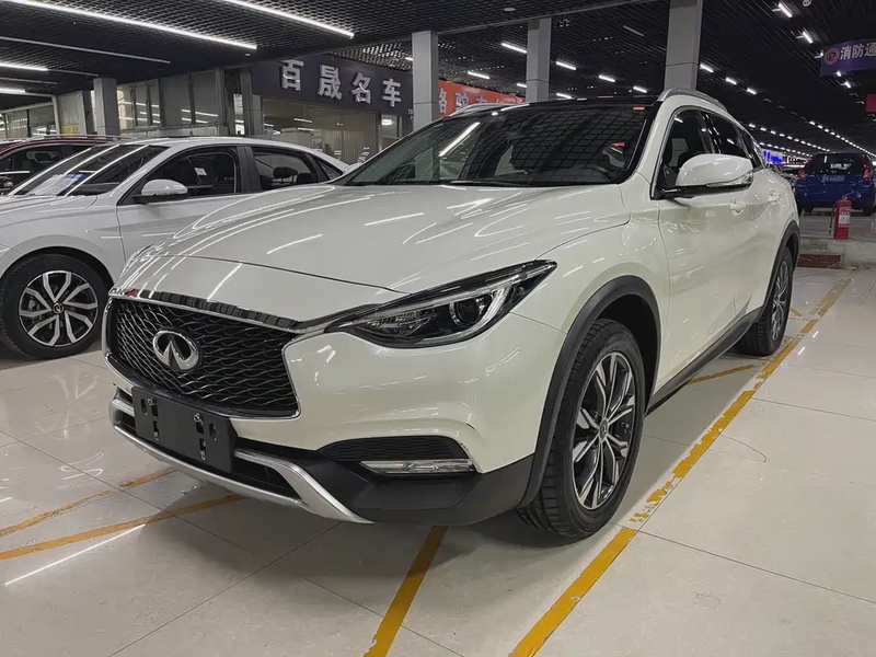 Infiniti QX30
