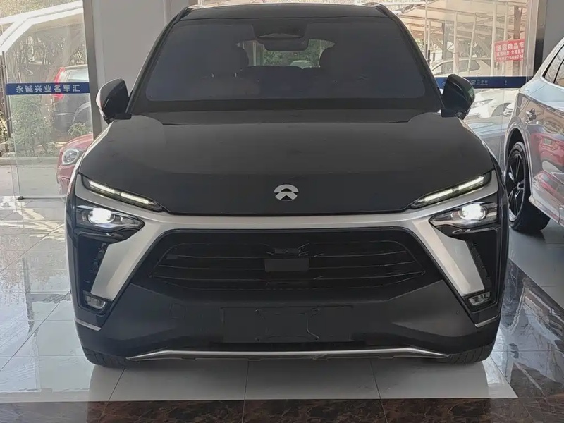 NIO ES8