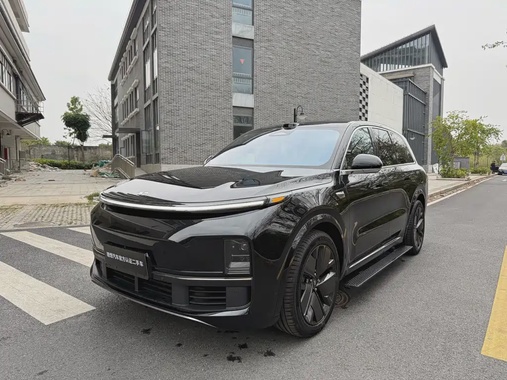 Li Auto L8 2025