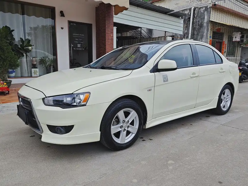 Mitsubishi Lancer EX