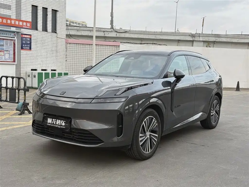 Lynk & Co 08