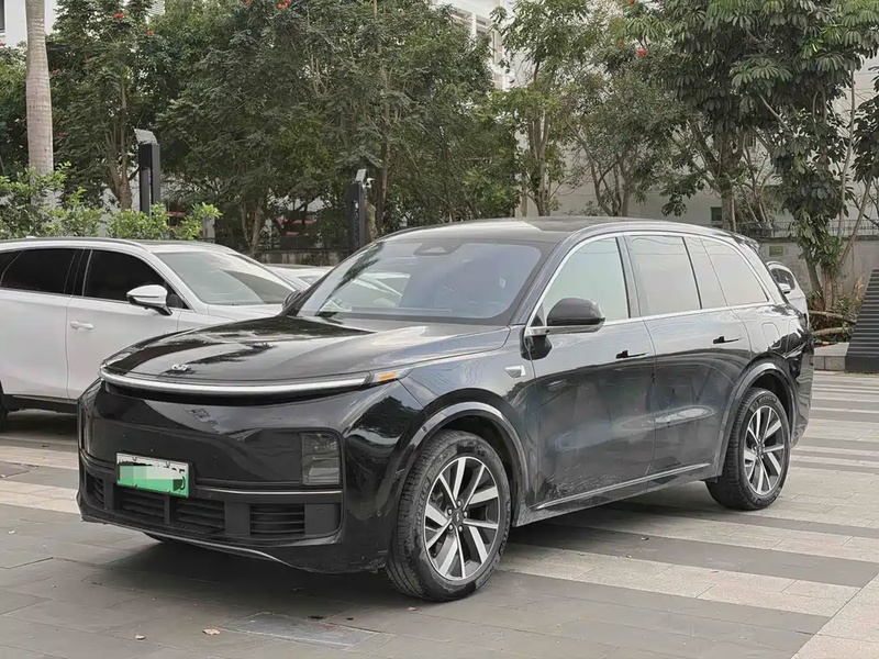 Li Auto L8