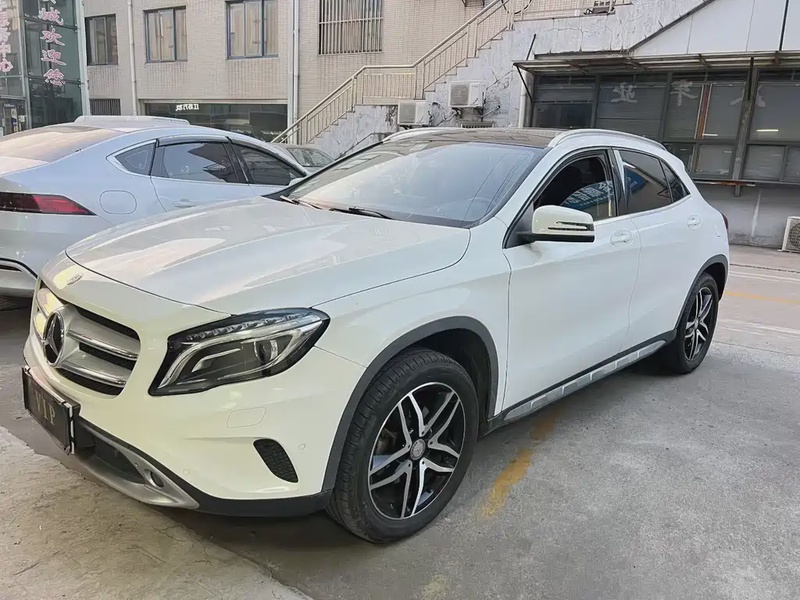Mercedes-Benz GLA-Class
