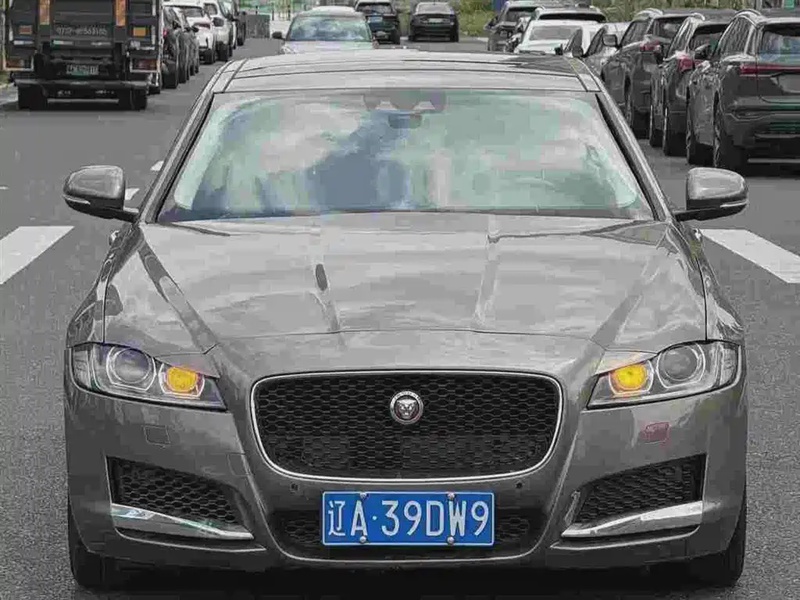 Jaguar XF