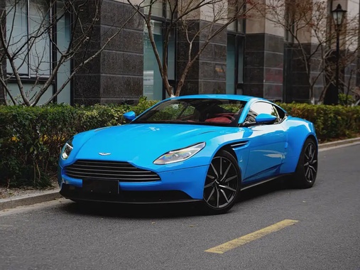 Aston Martin DB11 2023