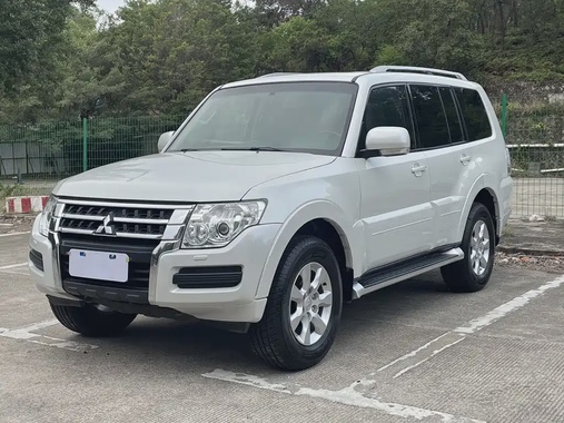 Mitsubishi Pajero 2017