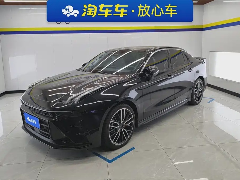 Lynk & Co 03