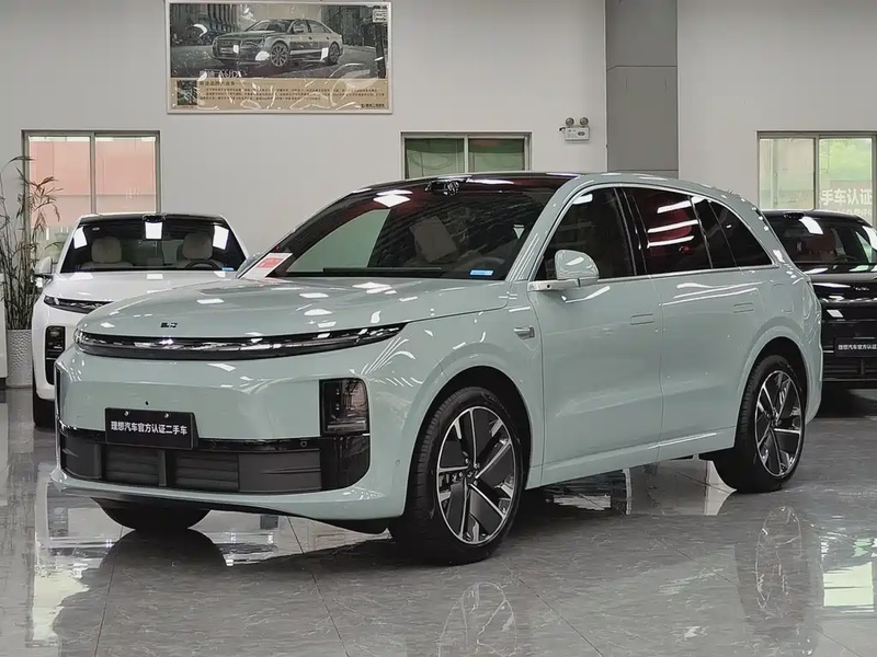 Li Auto L6