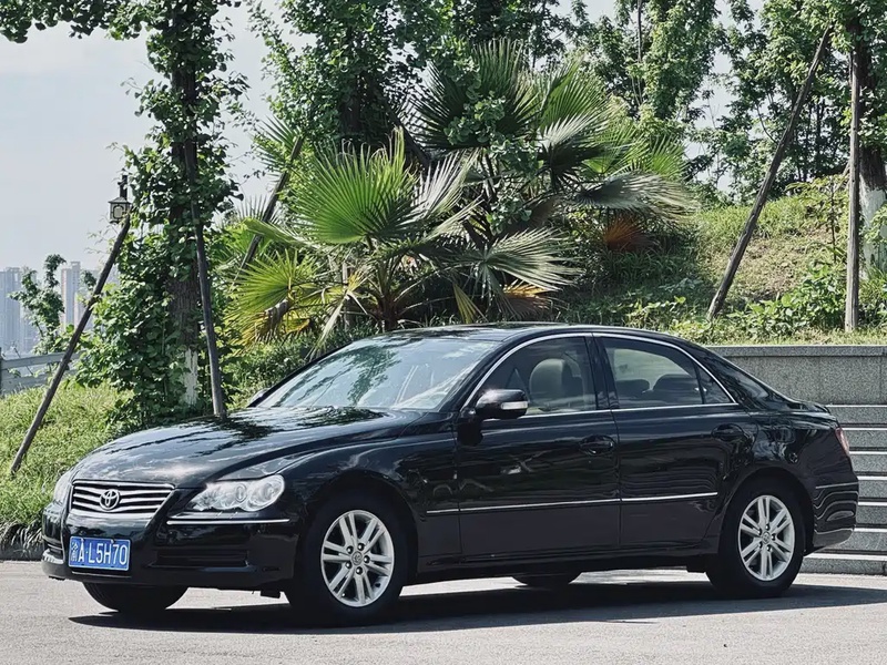 Toyota Reiz