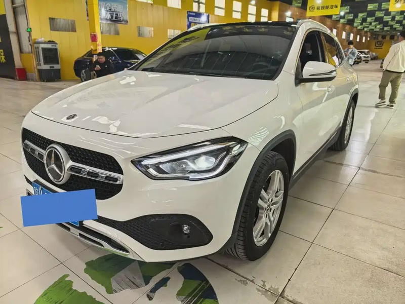 Mercedes-Benz GLA-Class