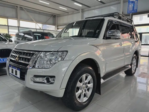 Mitsubishi Pajero 2017