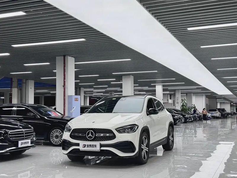 Mercedes-Benz GLA-Class