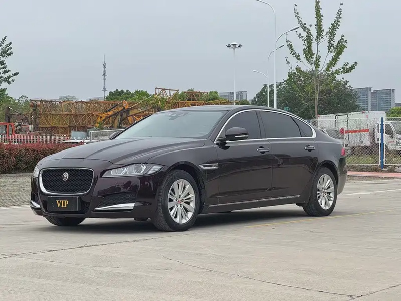 Jaguar XF