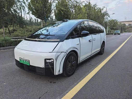 Li Auto MEGA 2025