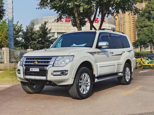 Mitsubishi Pajero 2018