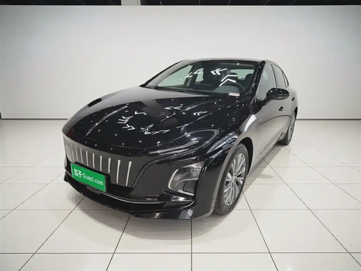 Hongqi E-QM5 2024