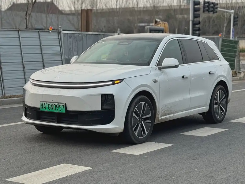 Li Auto L6