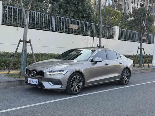 Volvo S60 2022