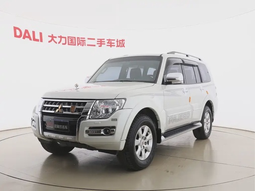 Mitsubishi Pajero 2020