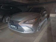 Lexus ES 2019