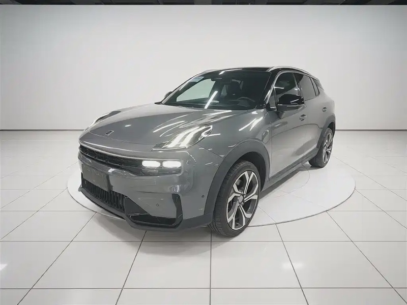 Lynk & Co 06
