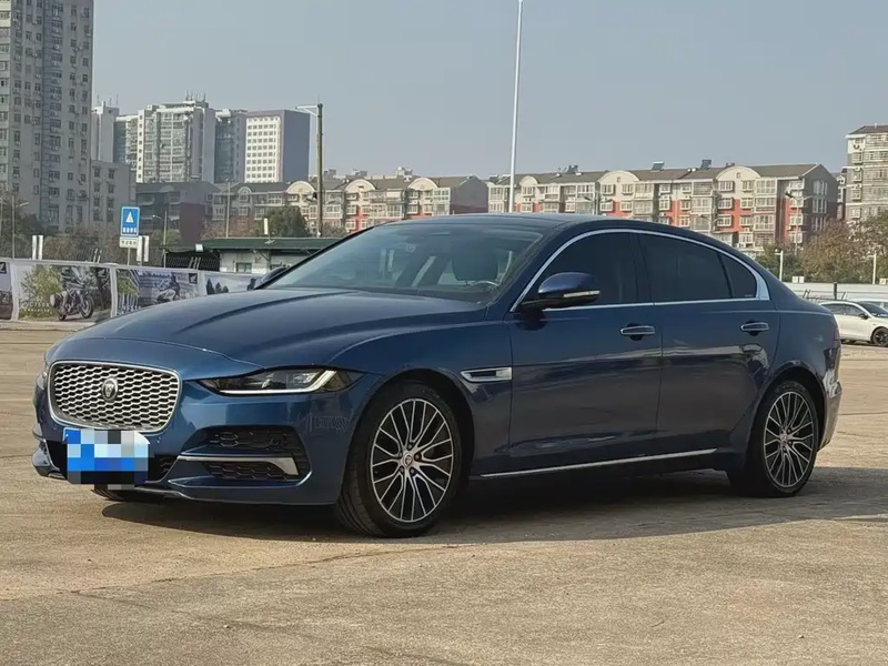 Jaguar XE