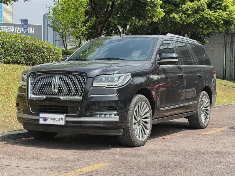 Lincoln Navigator