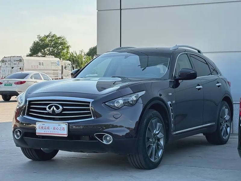 Infiniti QX70