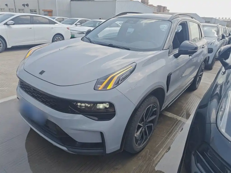 Lynk & Co 01