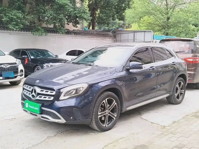 Mercedes-Benz GLA-Class