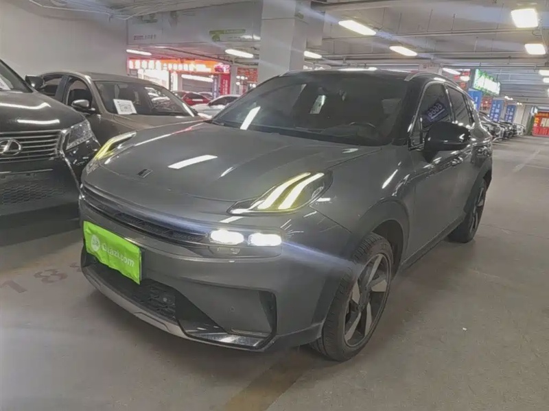Lynk & Co 06