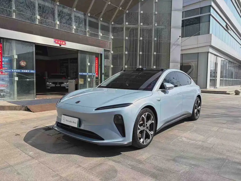 NIO ET5