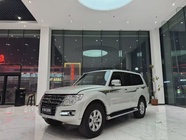 Mitsubishi Pajero 2016