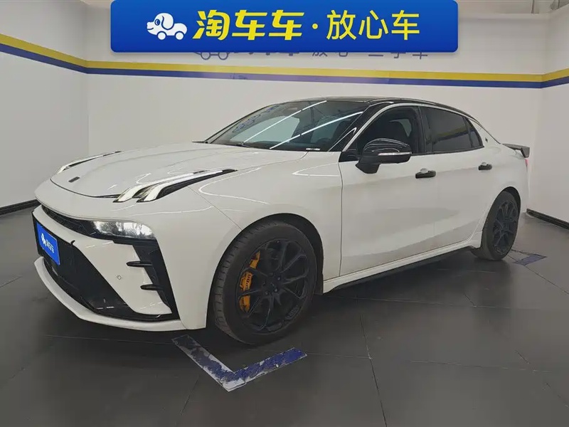 Lynk & Co 03