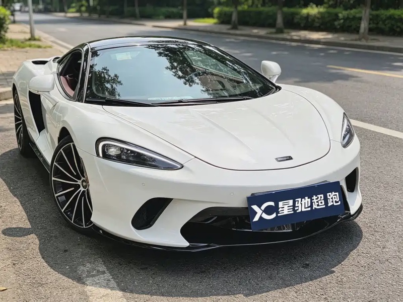 McLaren GT