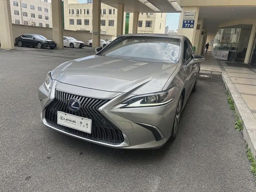 Lexus ES 2019