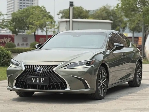 Lexus ES 2022