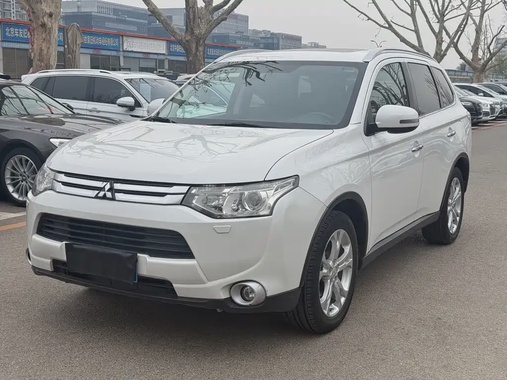 Mitsubishi Outlander 2015