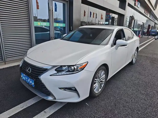 Lexus ES 2017