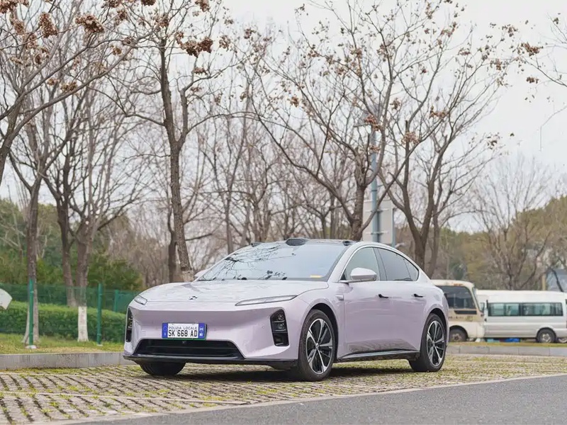NIO ET5