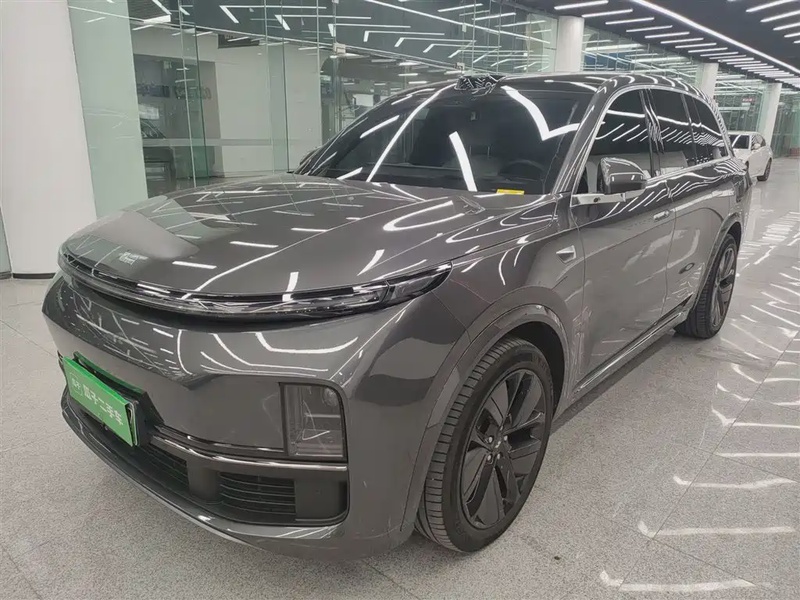 Li Auto L8