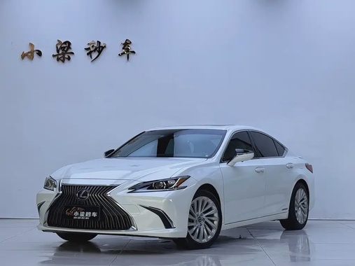 Lexus ES 2019