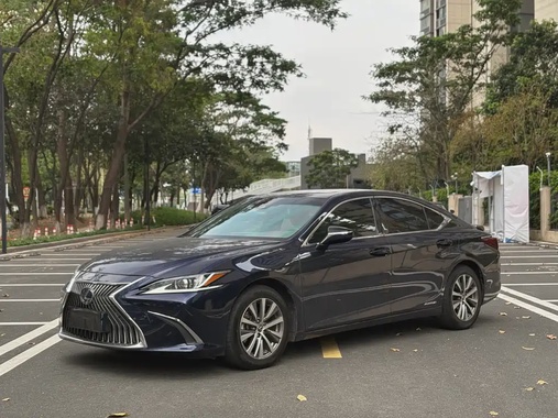 Lexus ES 2019