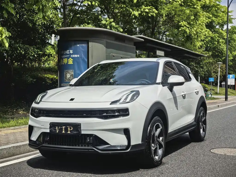 Lynk & Co 06