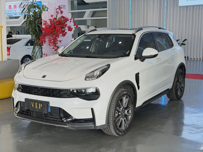 Lynk & Co 01